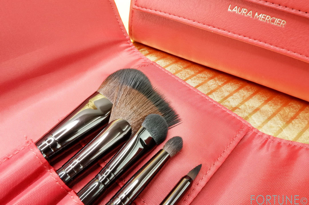 画像：ローラ メルシエ　「ペイント ザ タウン リュクス ブラシ コレクション」　2019クリスマスコフレ