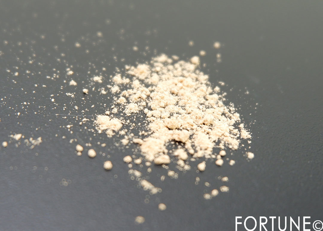 画像：ローラ メルシエ　「トランスルーセント ルース セッティング パウダー グロウ リミテッド エディション」　2019クリスマスコフレ