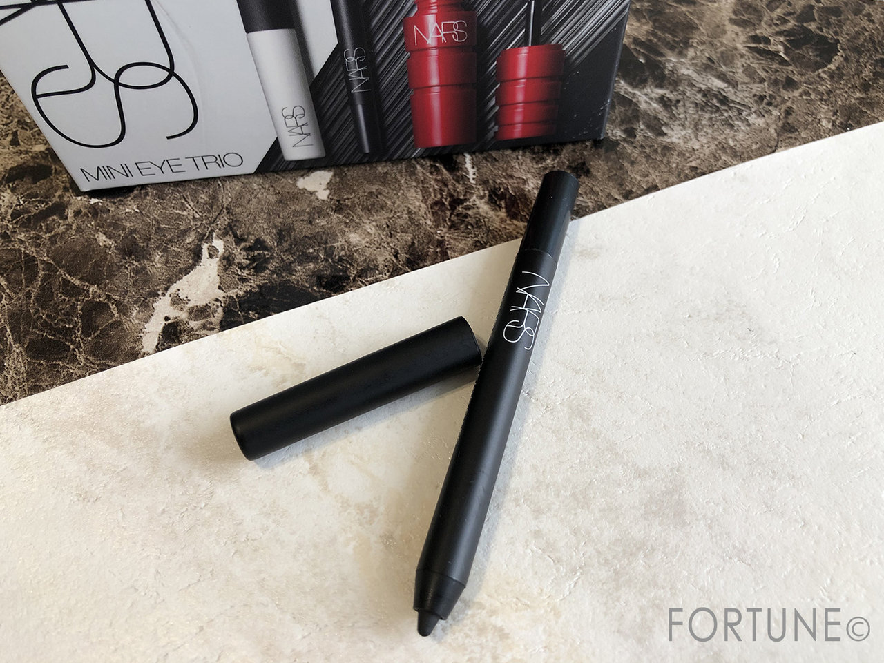 NARS ハイピグメント ロングウェアアイライナー　