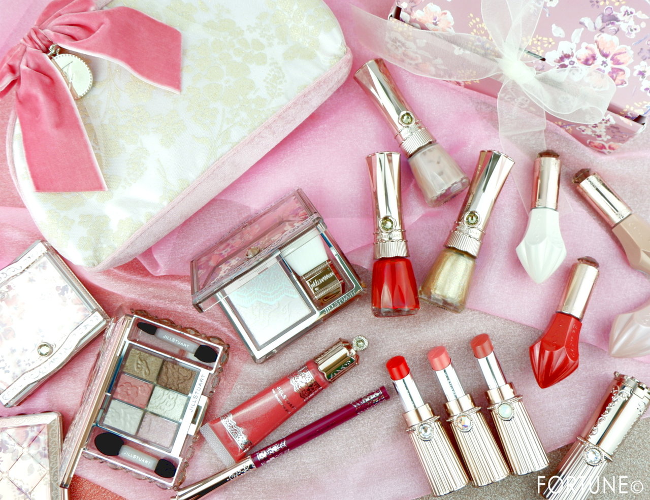 ジルスチュアート2019クリスマスコフレ「ロイヤル＆アーバンプリンセス コレクション」