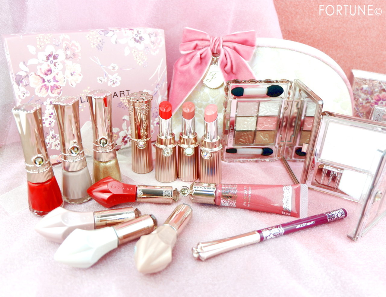 ジルスチュアート2019クリスマスコフレ「ロイヤル＆アーバンプリンセス コレクション」