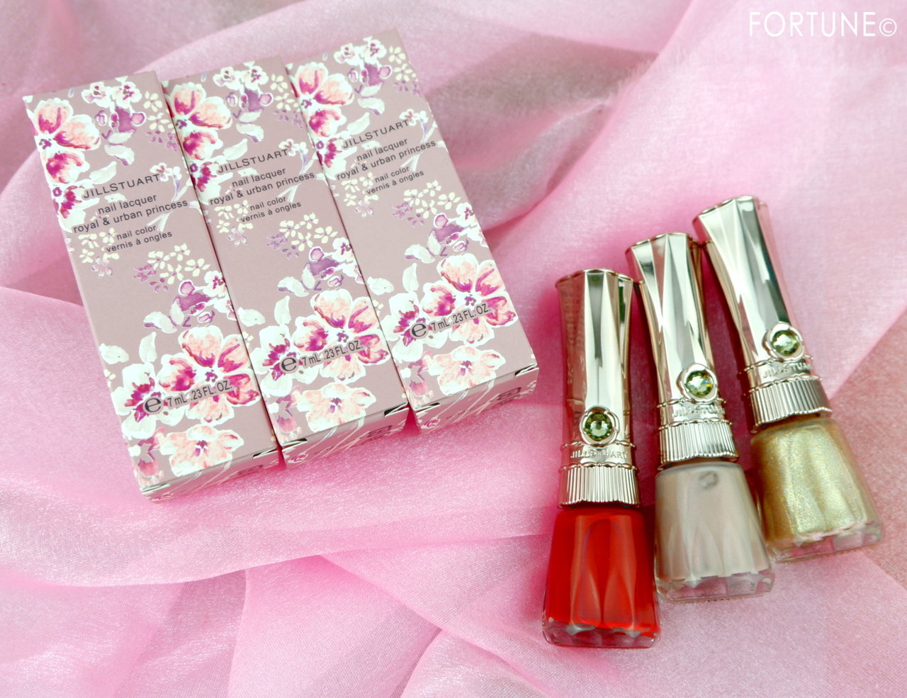 ジルスチュアート2019クリスマスコフレ「ロイヤル＆アーバンプリンセス コレクション」ネイルラッカー ロイヤル＆アーバン プリンセス