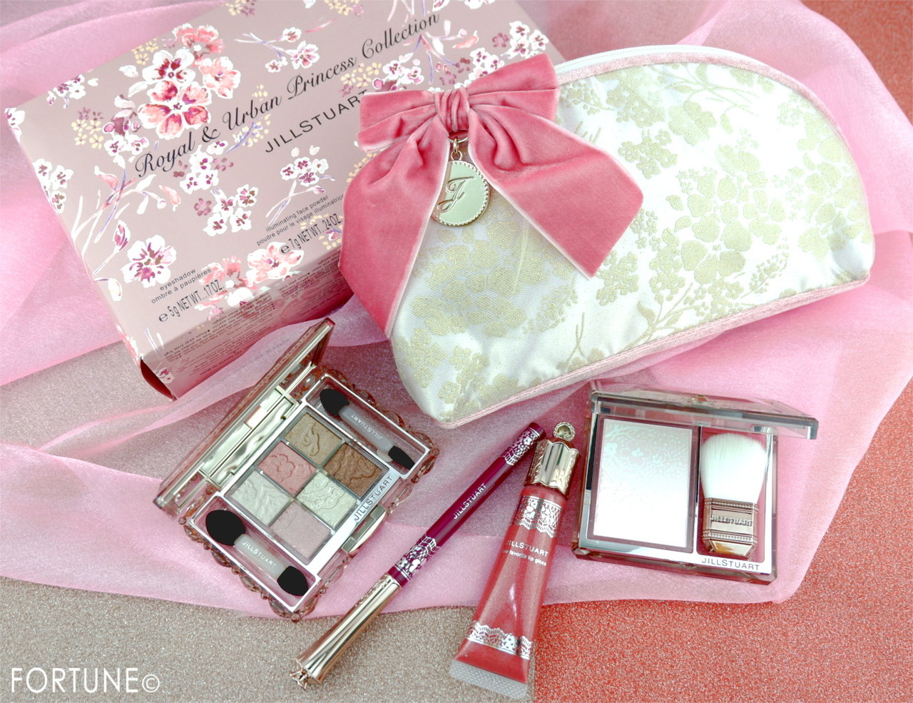 ジルスチュアート2019クリスマスコフレ「ロイヤル＆アーバンプリンセス コレクション」