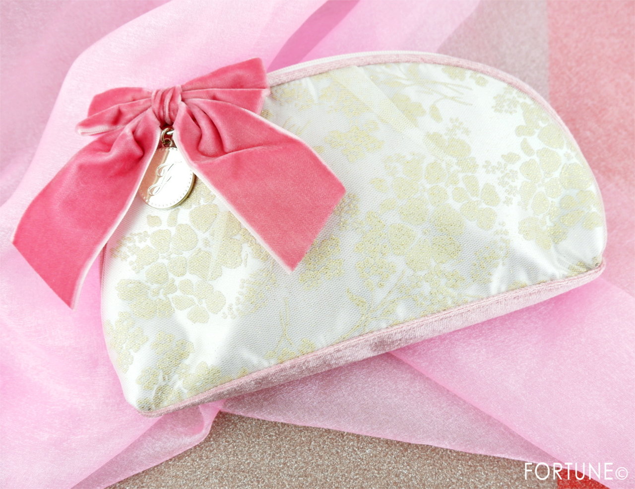 ジルスチュアート2019クリスマスコフレ「ロイヤル＆アーバンプリンセス コレクション」ポーチ