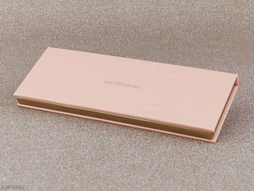 画像：ベアミネラル「ベア グロー オン ザ ゴー フェイス パレット」