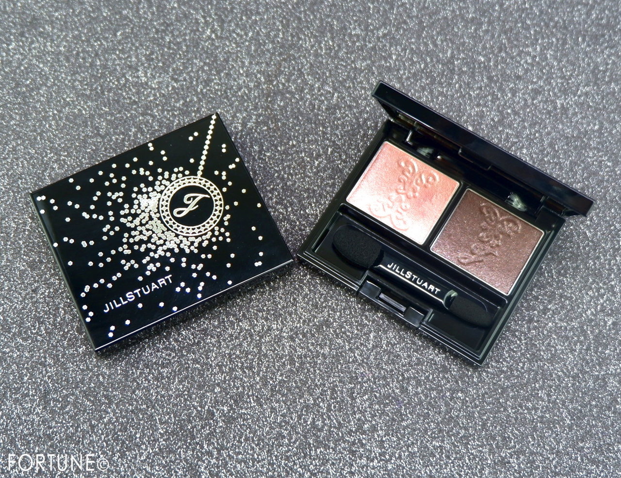 ジルスチュアート＜My black dress＞2019クリスマスコフレ「ブラックチュール コレクション」モデリングルーセント アイズ ブラックチュール