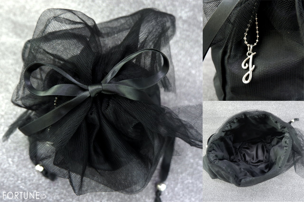 ジルスチュアート＜My black dress＞2019クリスマスコフレ「ブラックチュール コレクション」ポーチ