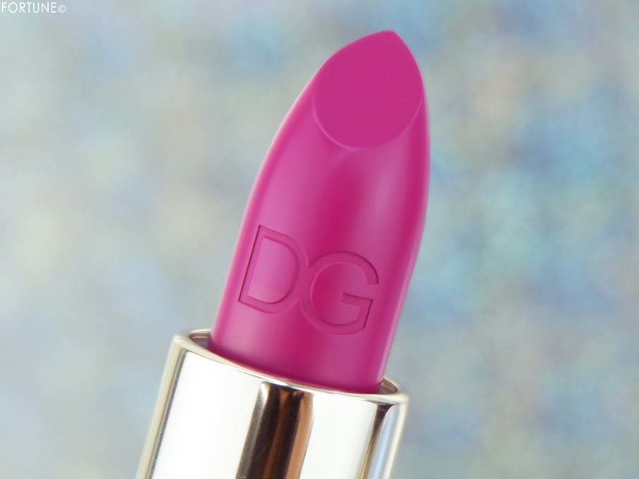 画像：ドルチェ＆ガッバーナ ビューティ「ザ・オンリーワン ルミナスカラー リップスティック」