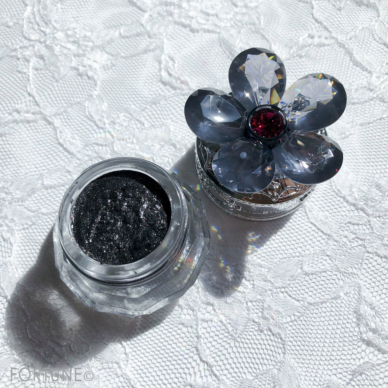 画像：ジルスチュアート「クリスタルブルーム ジェリービジュー」11月(04 New Year's Eve)