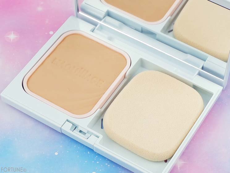 画像：資生堂「アナと雪の女王２」限定デザイン商品　マキアージュ「ドラマティックパウダリー＆コンパクトケース 限定デザインセット F2」