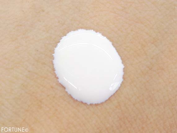 画像：資生堂「アナと雪の女王２」限定デザイン商品　マキアージュ「ドラマティックスキンセンサーベース EX F2」