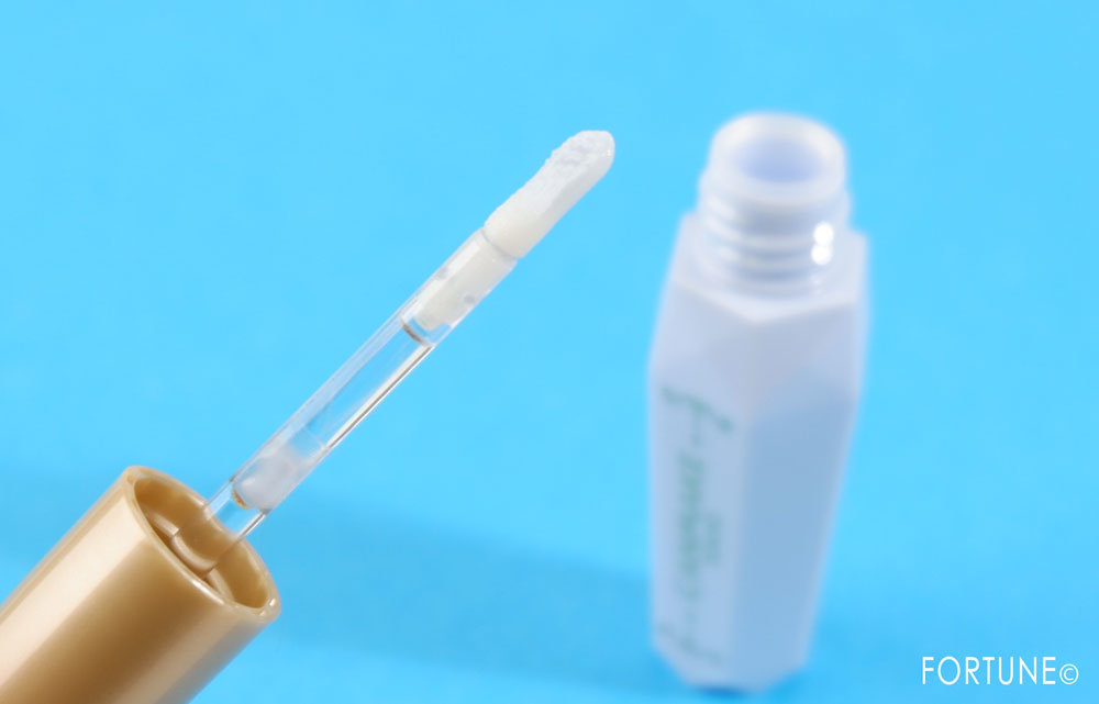 画像：CANMAKE（キャンメイク）「ポアレスクリアプライマー」No.02 ライトブルー