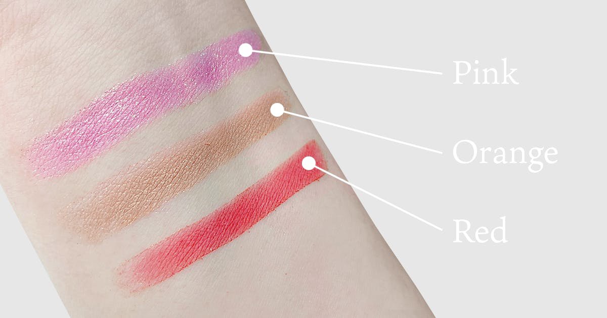 魔女コスメ　薔薇の魔女アイシャドウパレット