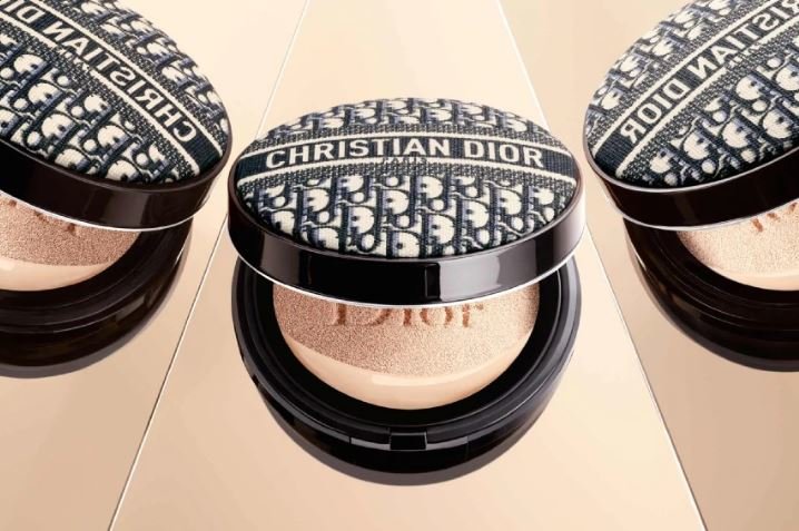 ディオールスキン フォーエヴァー ディオールマニア エディション