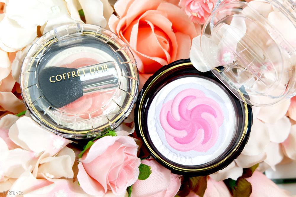 画像： COFFRET D'OR（コフレドール）「スマイルアップチークスN」限定2種