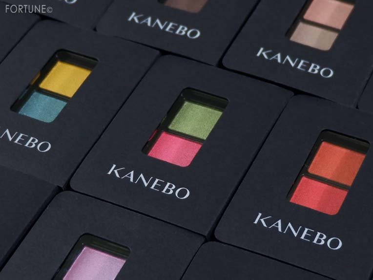 画像：KANEBO（カネボウ）「アイカラーデュオ」全12種