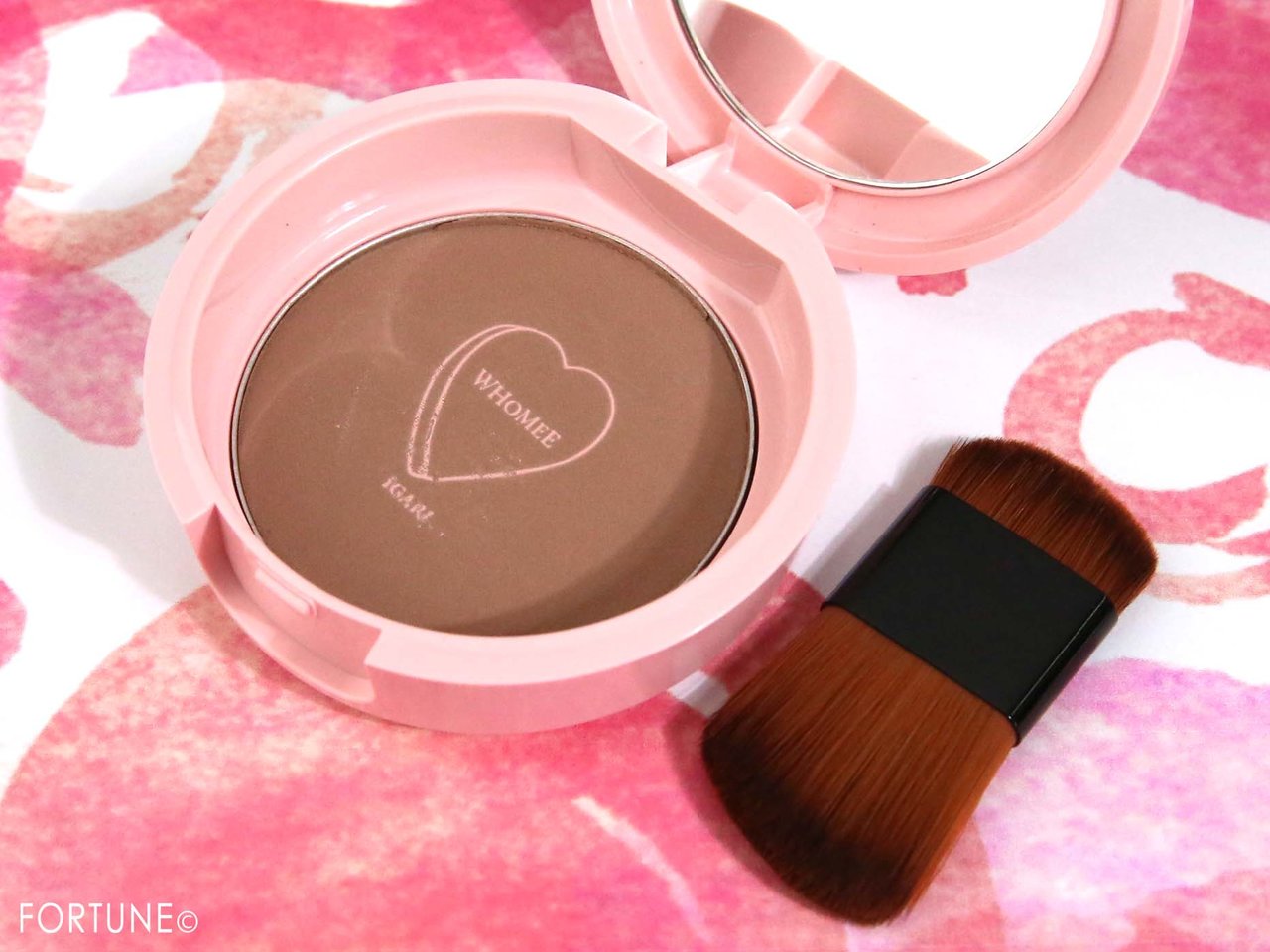 画像：WHOMEE（フーミー）ディズニーストア限定コスメ「フーミー ちっちゃ顔シャドウ」