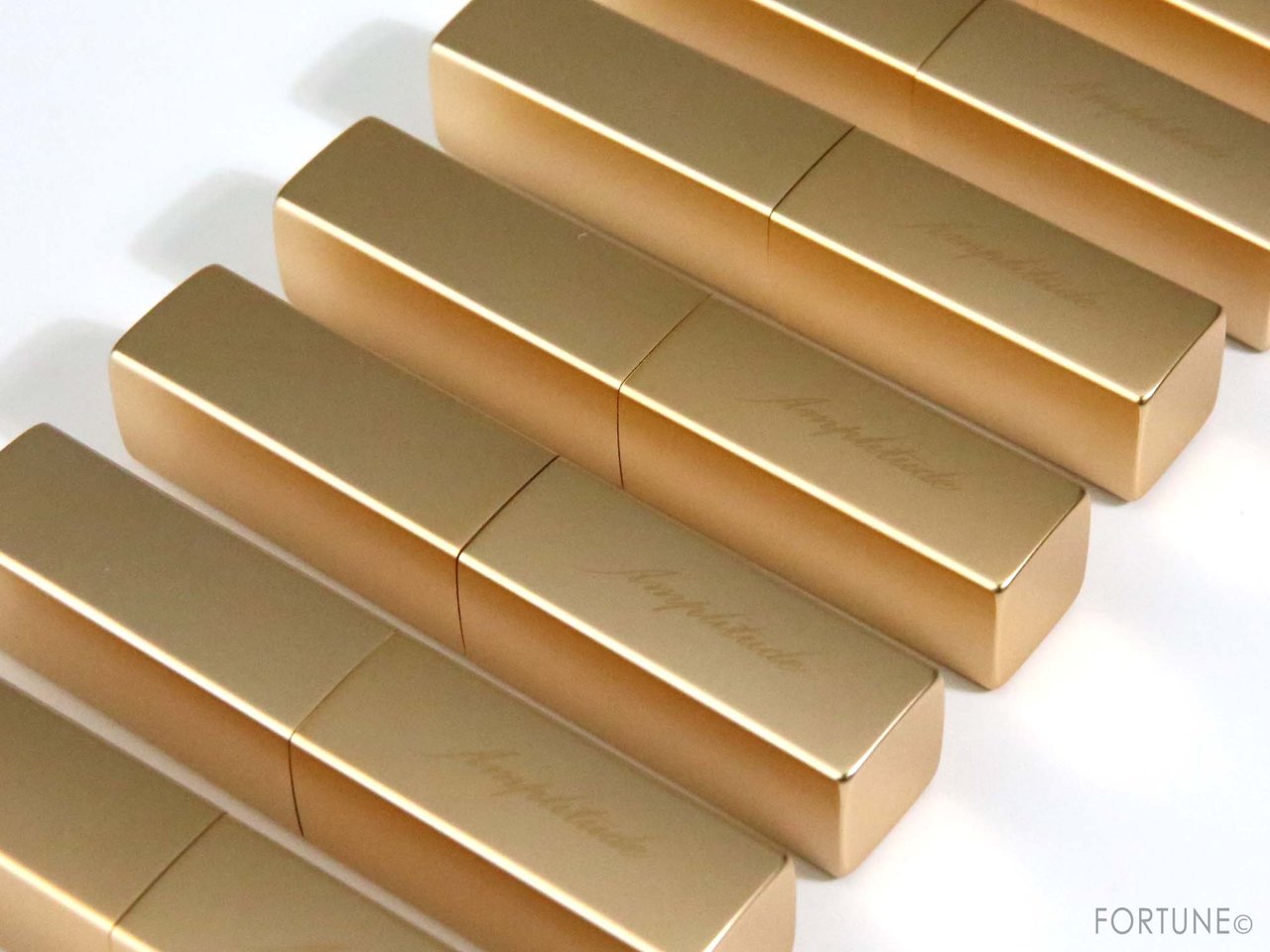 画像：Amplitude（アンプリチュード）「コンスピキュアス マットリップス」