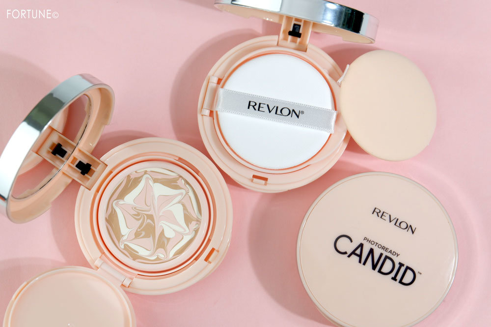 画像：レブロン フォトレディ キャンディッド ウォーター エッセンス コンパクト ファンデーション