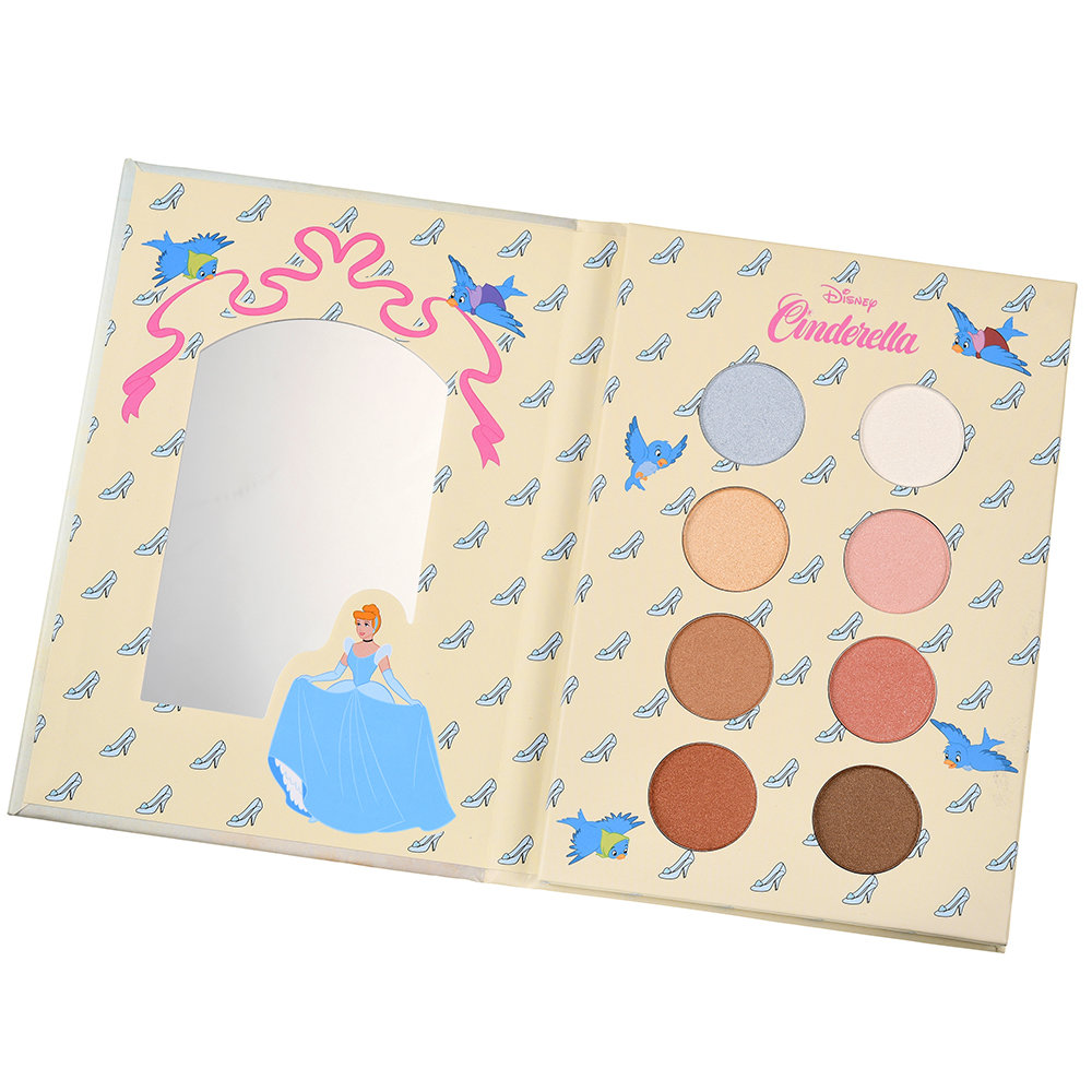 ディズニーストア 映画『シンデレラ』公開70周年記念グッズ「アイシャドウパレット」