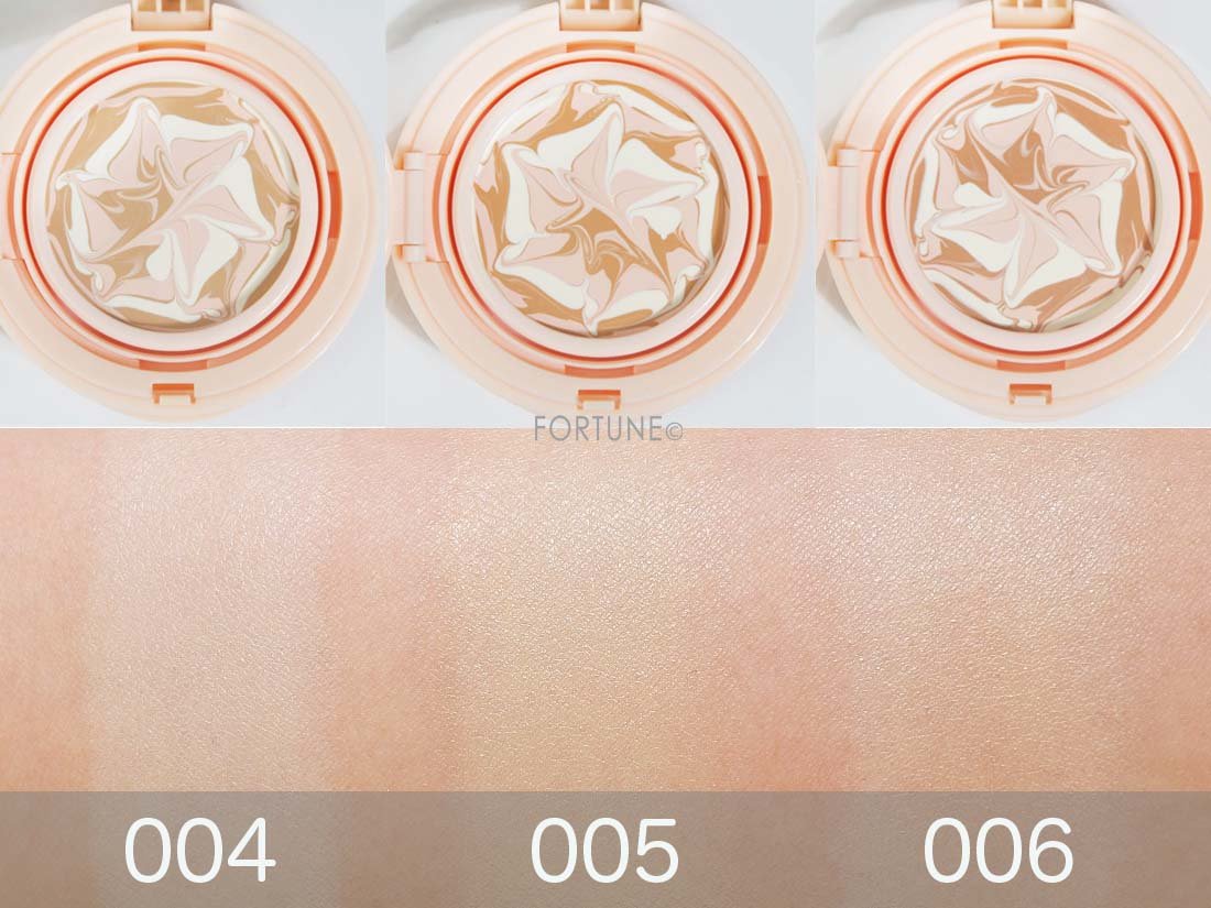 画像：レブロン フォトレディ キャンディッド ウォーター エッセンス コンパクト ファンデーション