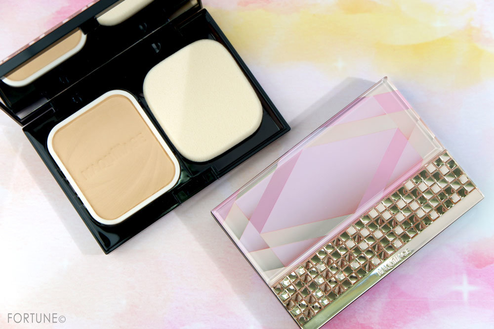 画像：MAQuillAGE（マキアージュ）「ドラマティックパウダリー UV＆コンパクトケース 限定セット 4」