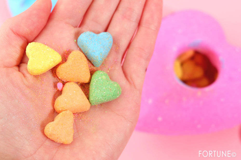 ラッシュ(LUSH)2020バレンタイン/ラブロケット (バスボム)