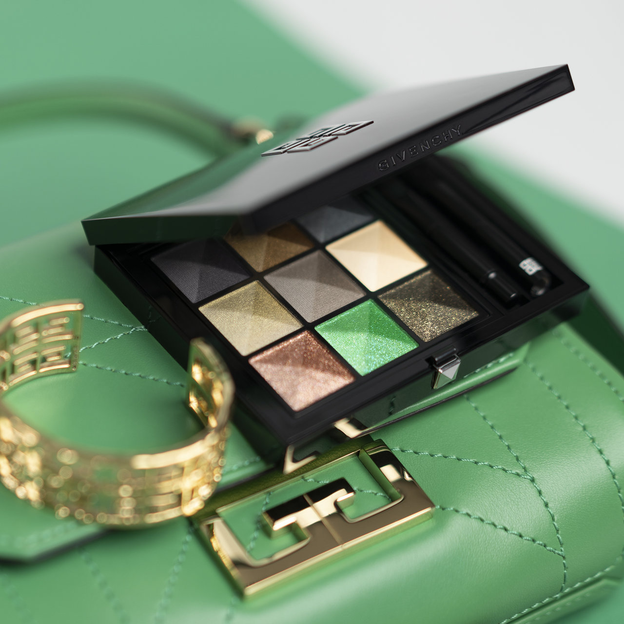 GIVENCHY アイシャドウ「ル・ヌフ・ジバンシイ」