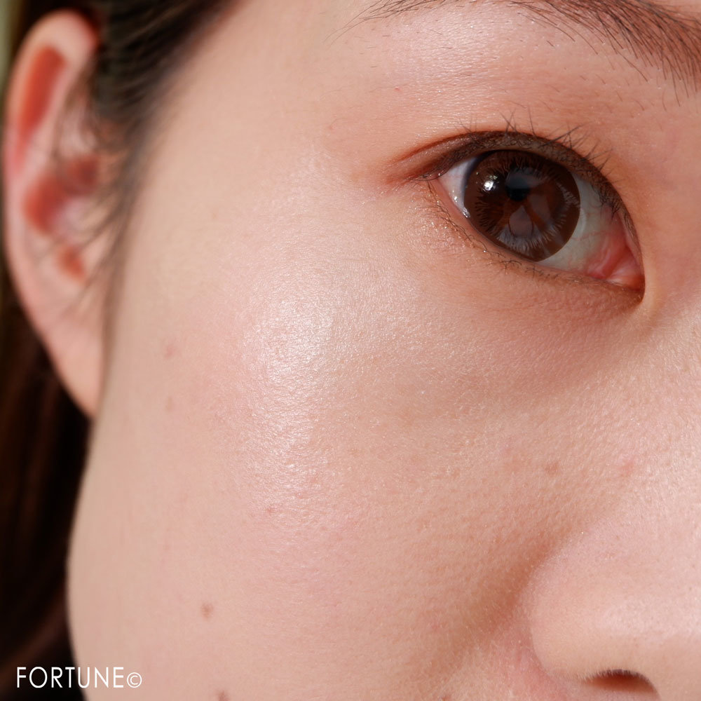 イプサ キャッチライトスティック/ブルーを使用