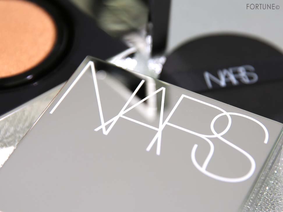 画像：NARS（ナーズ）「ナチュラルラディアント ロングウェア クッションファンデーション」5297　限定ケース