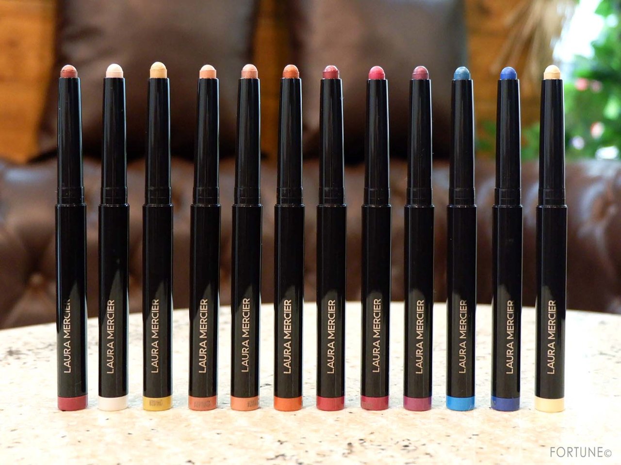 画像：LAURA MERCIER（ローラ メルシエ）「キャビアスティック アイカラー」新色12色