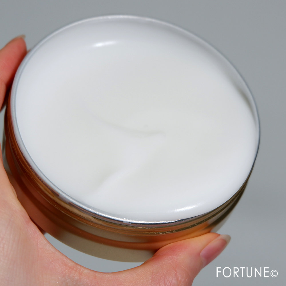 画像：JILL STUART Beauty フローラノーティス「フローラルグリーン　フローズンボディクリーム」