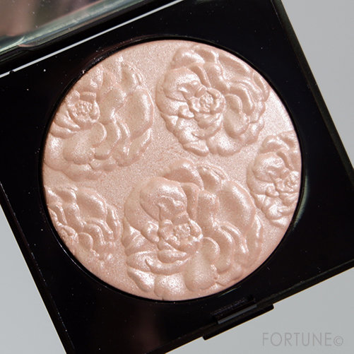 画像：ローラ メルシエ フェイスイルミネーター