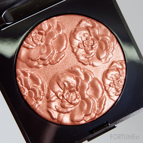 画像：ローラ メルシエ フェイスイルミネーター