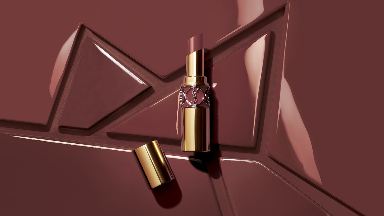 YSL　ルージュ ヴォリュプテ シャイン「No.76 RED IN THE DARK 　レッド イン ザ ダーク」