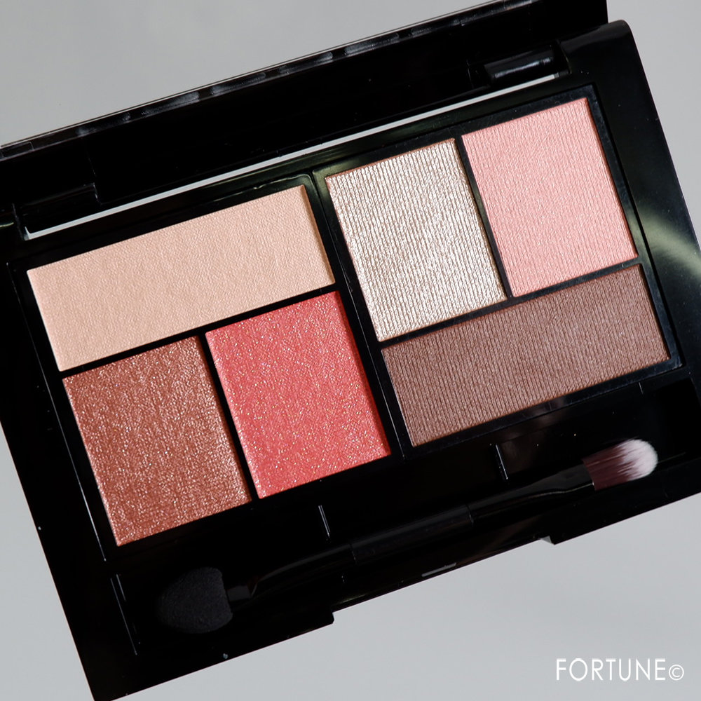 画像：メイベリン シティミニパレット