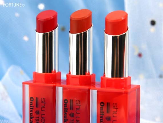 画像： シュウ ウエムラ × オニツカタイガー「ルージュ アンリミテッド マット」