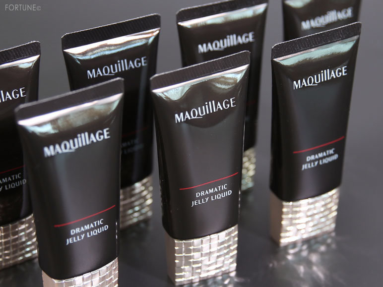 画像：MAQuillAGE（マキアージュ）「ドラマティックジェリーリキッド」全7色