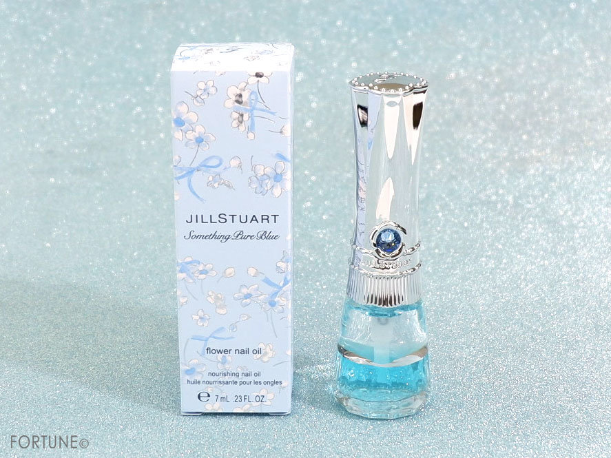 画像：「ジルスチュアート　サムシングピュアブルー　フラワーネイルオイル」