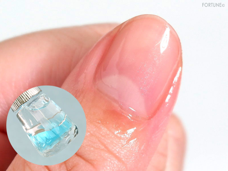 画像：「ジルスチュアート　サムシングピュアブルー　フラワーネイルオイル」