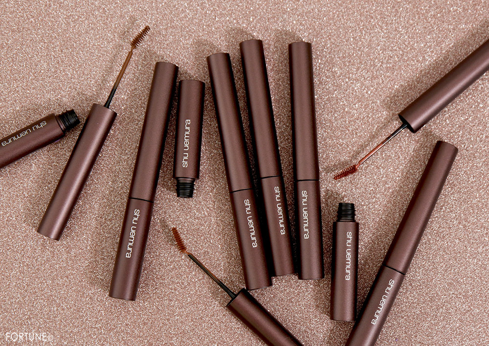 シュウ ウエムラ『クシ ブロー』