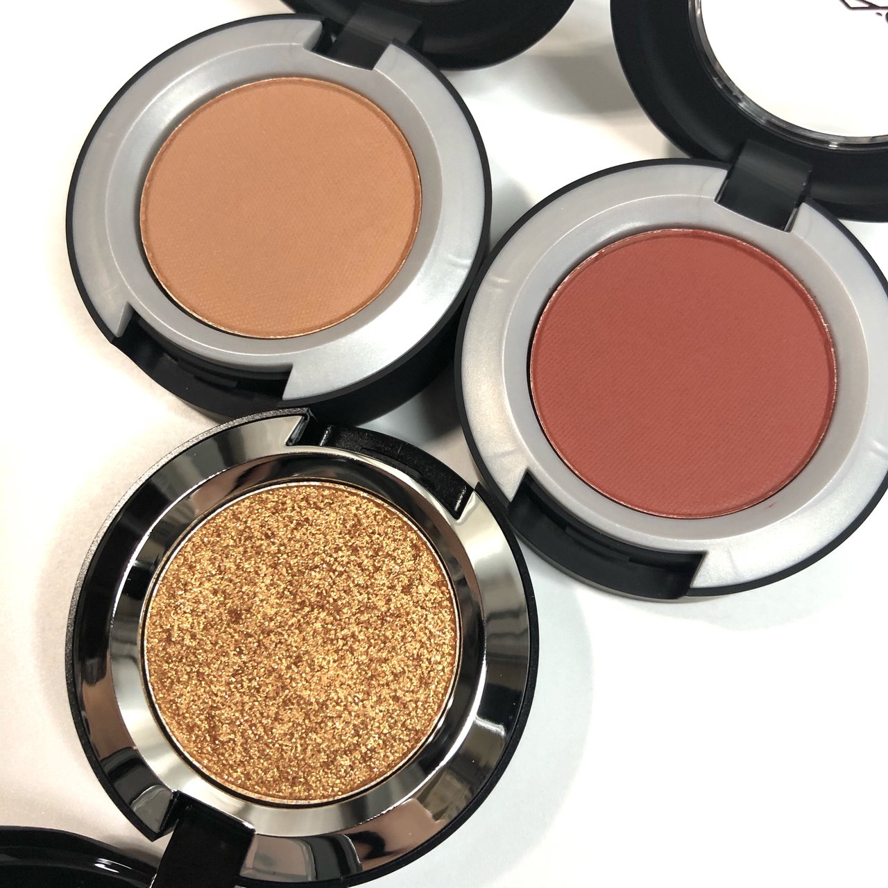 M·A·C(マック)「ダズルシャドウ エクストリーム」オブジェ ダート