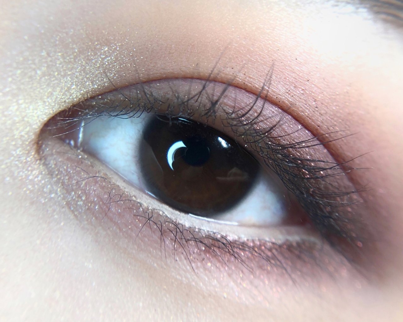 M·A·C(マック)「ダズルシャドウ エクストリーム」インシネレーティッド/キス オブ クリムト