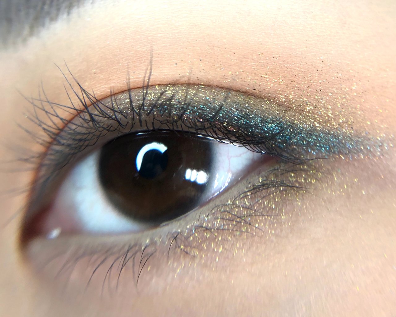 M·A·C(マック)「ダズルシャドウ エクストリーム」エメラルド カット/ジョワ ドゥ グリッツ