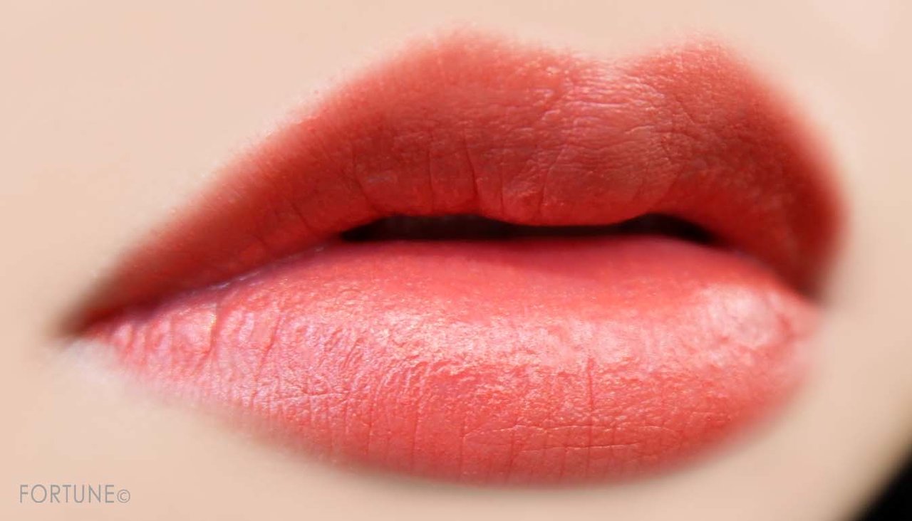 画像：Dior（ディオール）「ルージュ ディオール ウルトラ リキッド」808 カレス