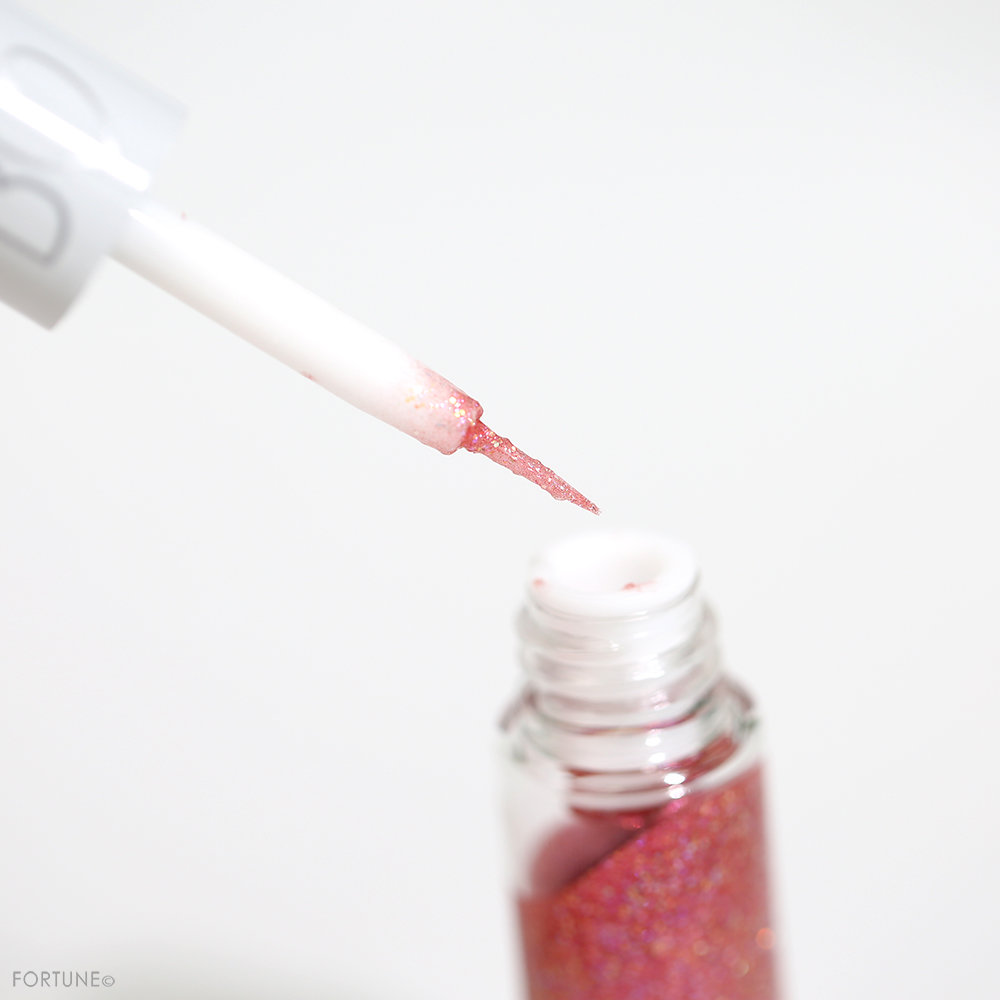 B IDOL(ビーアイドル)2020夏新作「グリッターライナー」