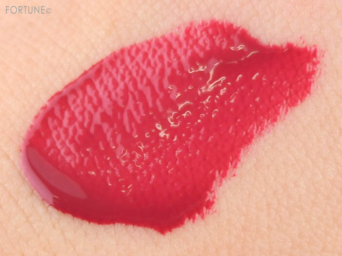 画像：CLARINS（クラランス）「コンフォート リップオイル インテンス」