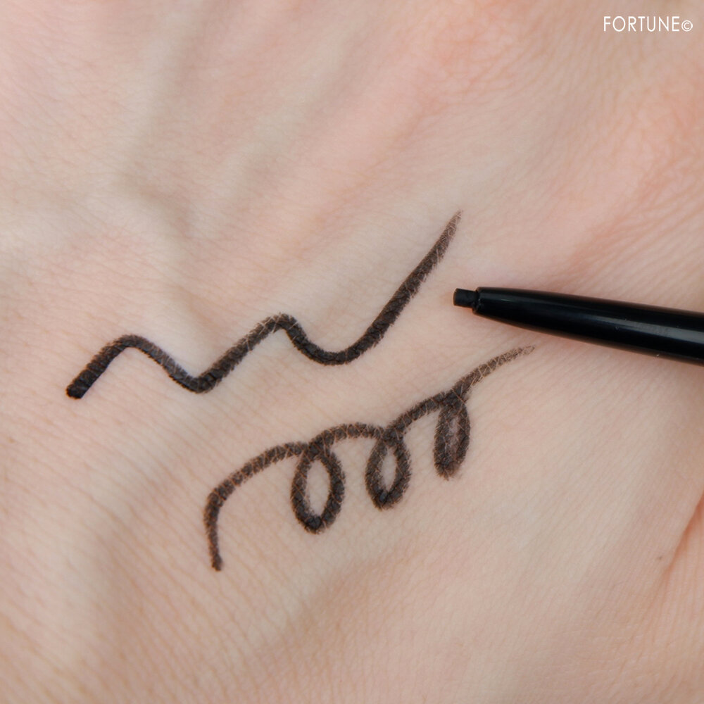 シュウ ウエムラ(shu uemura)新アイライナー「アンリミテッド 3D ジェル ペンシル」