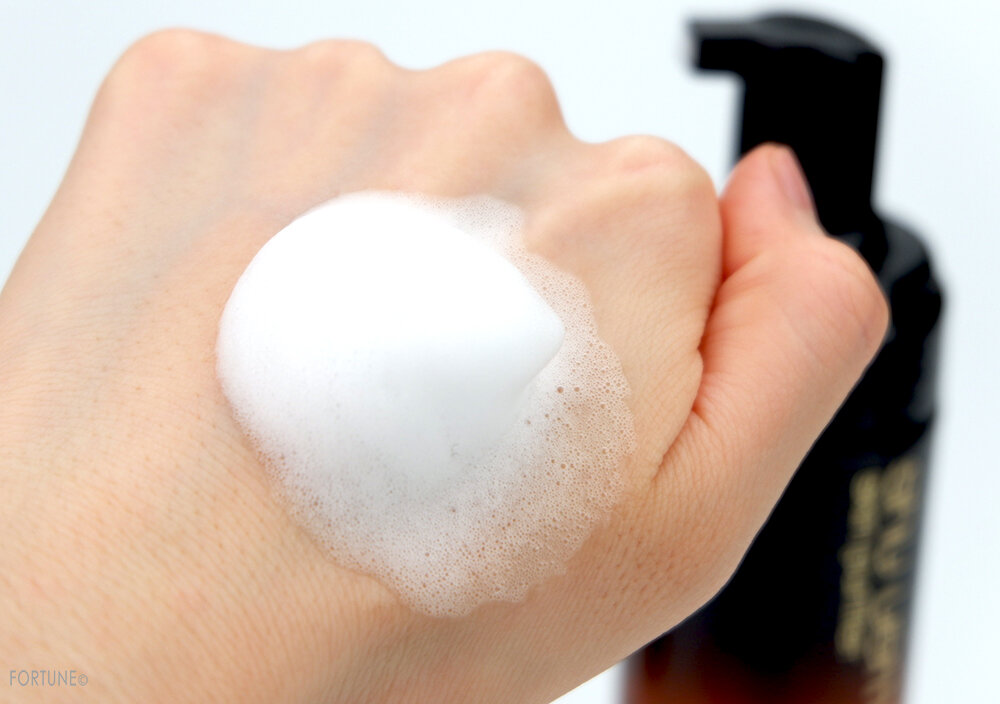 shu uemura(シュウ ウエムラ)『アルティム8∞ スブリム ビューティ クレンジング オイル イン フォーム』