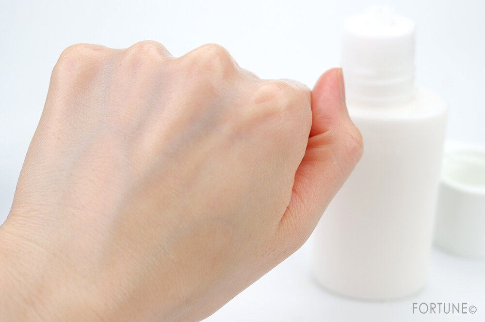 株式会社コーセー ／雪肌精 クリアウェルネス／リファイニング ミルク 〈乳液〉